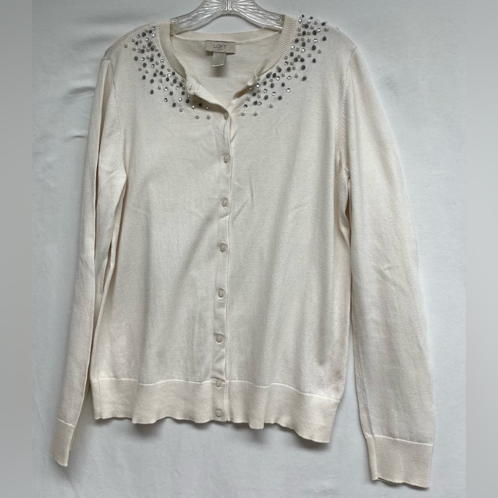 The PERFECT cardigan sweater from The Loft Outlet.
Romantic elegance yet cozy